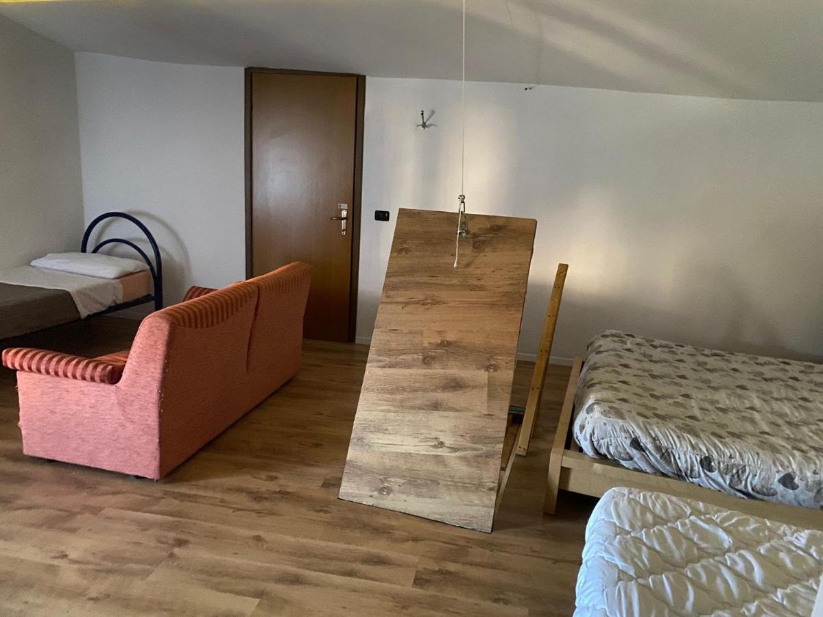 Lovely 1 Room Bedroom Loft, 20 Mins To Bgy Airport Pradalunga Exterior photo
